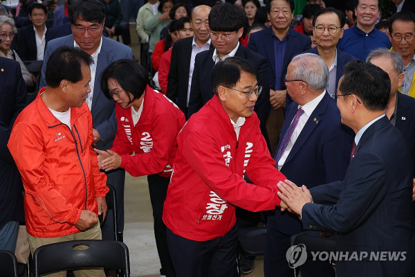 10·16 기초단체장 재보궐선거 결과 국민의힘이 부산 금정과 인천 강화, 더불어민주당이 전남 영광·곡성에서 각각 승리를 거뒀다.