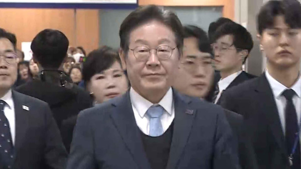 서울고법이 이재명 더불어민주당 대선 후보의 공직선거법 파기환송심 첫 공판을 오는 15일로 지정했다.