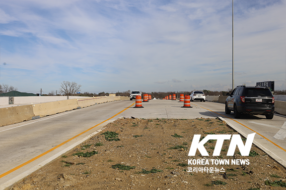 왕복 1차로씩 임시 개통한 루나로드 I-35 횡단도로