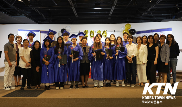 새달라스한국학교의 2024년 졸업식이 지난달 27일(토), 캐롤튼 큰나무교회에서 열렸다.