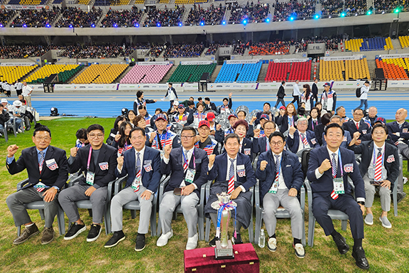 전국체전 해외부에서 5연패를 달성한 미주선수단 임원진