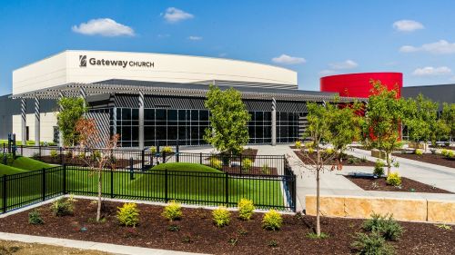 사우스레이크(Southlake)에 위치한 초대형 교회인 게이트웨이 교회(Gateway Church) 