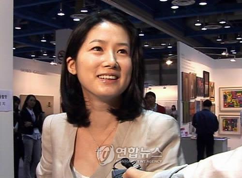 2009년 서울오픈아트페어 개막식에 참석한 배우 심은하 (사진 출처: 연합뉴스)