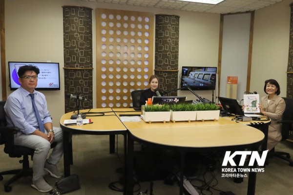 진이 스미스 LPGA 홍보대사와 UNT 김영훈 교수가 코리안 미디어 데이 홍보차 DKNET 방송국을 방문했다.