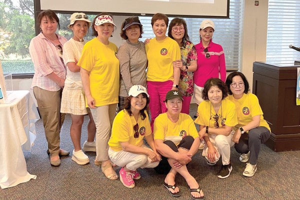 골프 대회에 함께 힘을 모은 북텍사스 한국 여성회 회원들이 한자리에 모였다.  