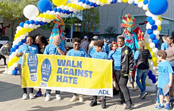 지난 3일 달라스 다운타운에서 혐오 반대 걷기 행사가 열렸다. (출처_ADL 페이스북)
