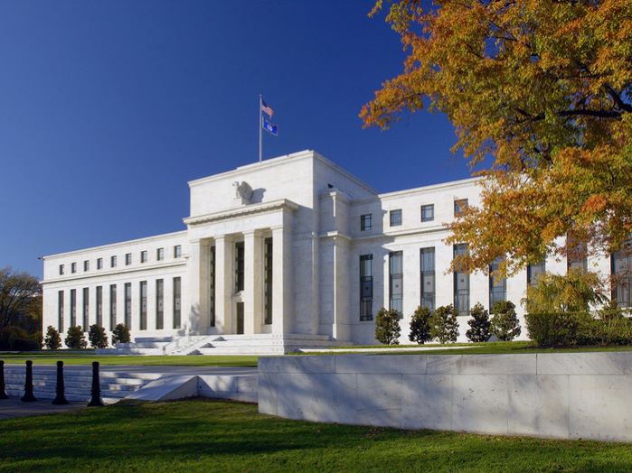 연준은 최근까지 실질 중립금리를 0.5%로 유지했지만 지난 6월 연방공개시장위원회(FOMC)에서 연준 인사들의 추정치가 높아졌다. 