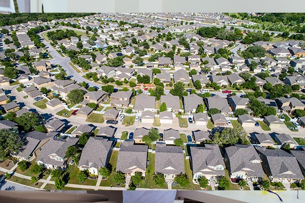 지난 10년 동안 변화추이를 보면 DFW 지역의 소득은 45% 증가했지만 주택 중간 가격은 두 배 이상 상승했다.