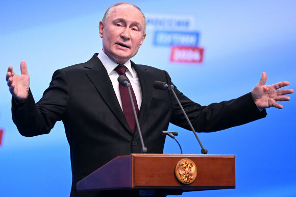 블라디미르 푸틴 러시아 대통령이 5선에 성공했다.