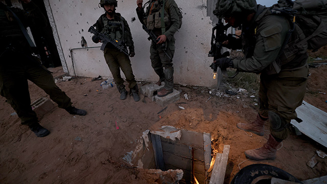 이스라엘군이 하마스의 지하터널에 바닷물을 채우는 침수 작전을 시작했다.
