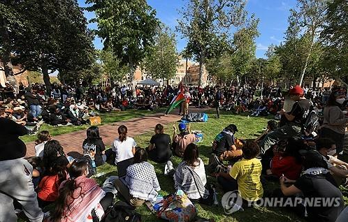 USC 캠퍼스에서 열린 가자전쟁 규탄 시위 (사진 출처: 연합뉴스)