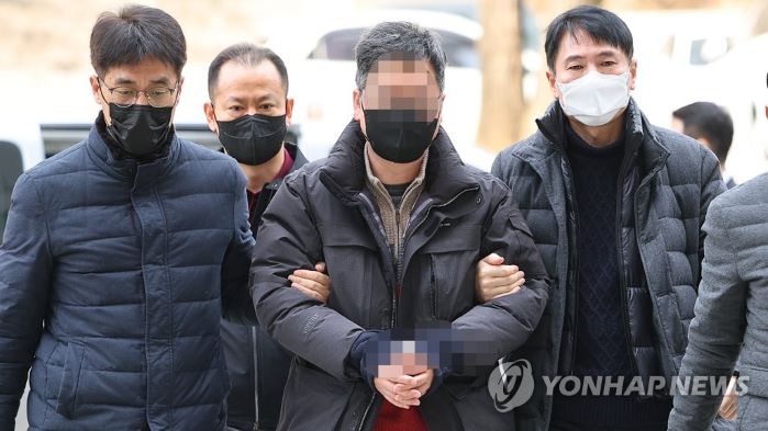 창원 간첩단 사건 연루자 영장실질심사 출석 (사진 출처: 연합뉴스)