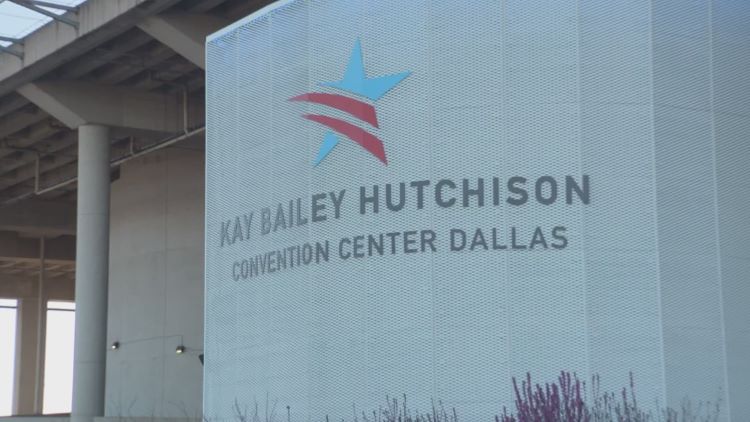 텍사스는 연방 정부에 케이 베일리 허친스 컨벤션 센터에 수용된 밀입국 청소년들에 대한 면담을 요구했다. (사진 출처: WFAA)