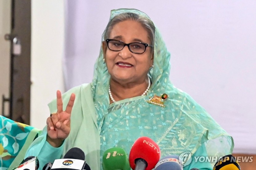 투표 직후 기자회견 하는 하시나 방글라 총리