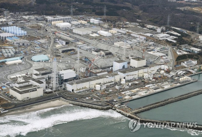후쿠시마 제1원자력발전소 [후쿠시마 교도=연합뉴스 자료사진] 2011년 대지진 때 폭발사고로 가동이 중단된 도쿄전력후쿠시마제1원자력발전소. 2016년 3월 촬영한 모습으로 단계적 폐로 작업이 진행중이다.